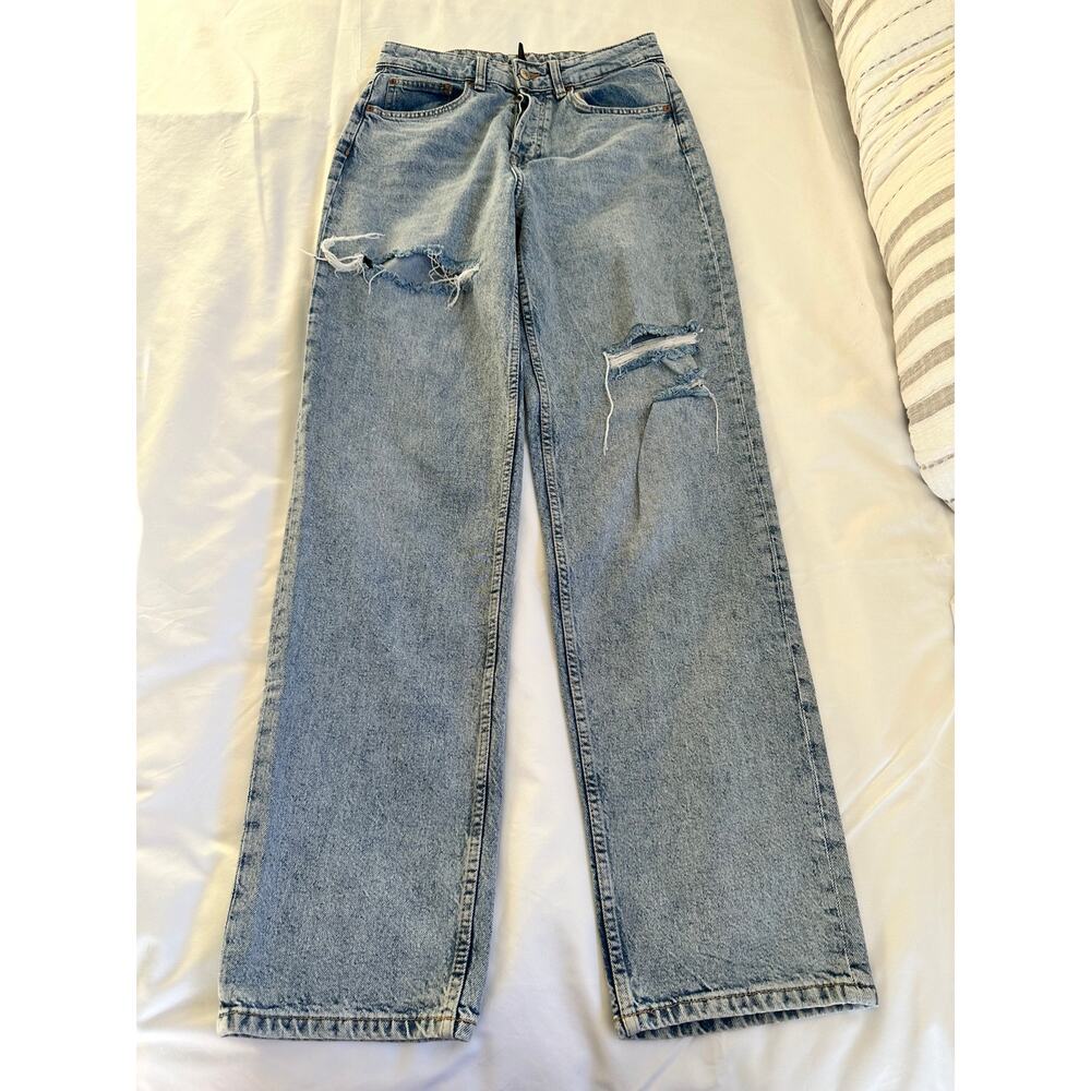 Divided H&M Womens Size 4 Straight Leg Jeans Distressed Blue Ripped knee